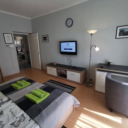 Smart Szallas Apartman Miskolc Buitenkant foto