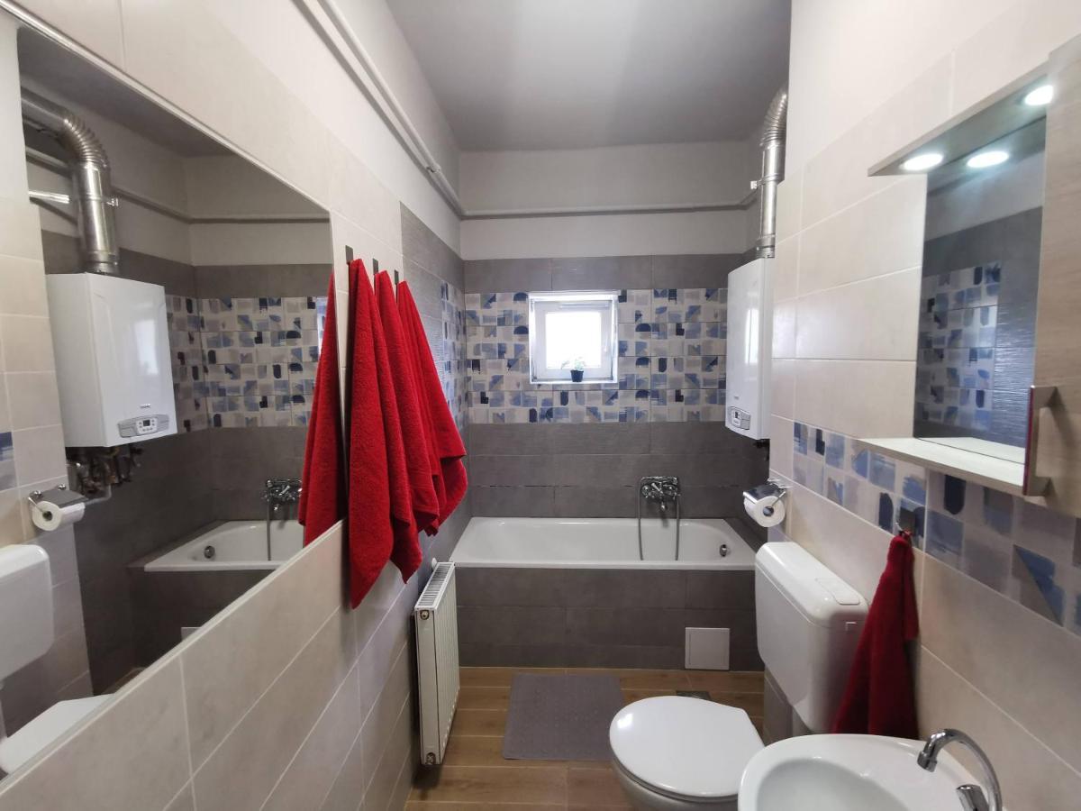 Smart Szallas Apartman Miskolc Buitenkant foto