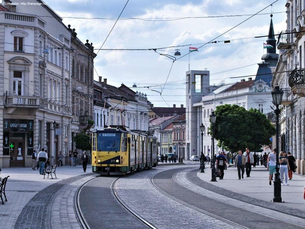 Smart Szallas Apartman Miskolc Buitenkant foto